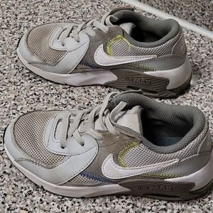 NIKE AirMax  shoes child's 13